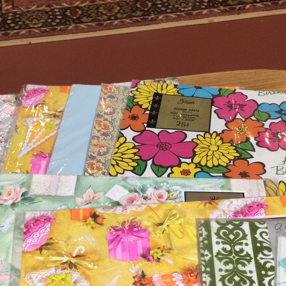 Vintage Assorted Gift Wrapping - Picture 2 of 3